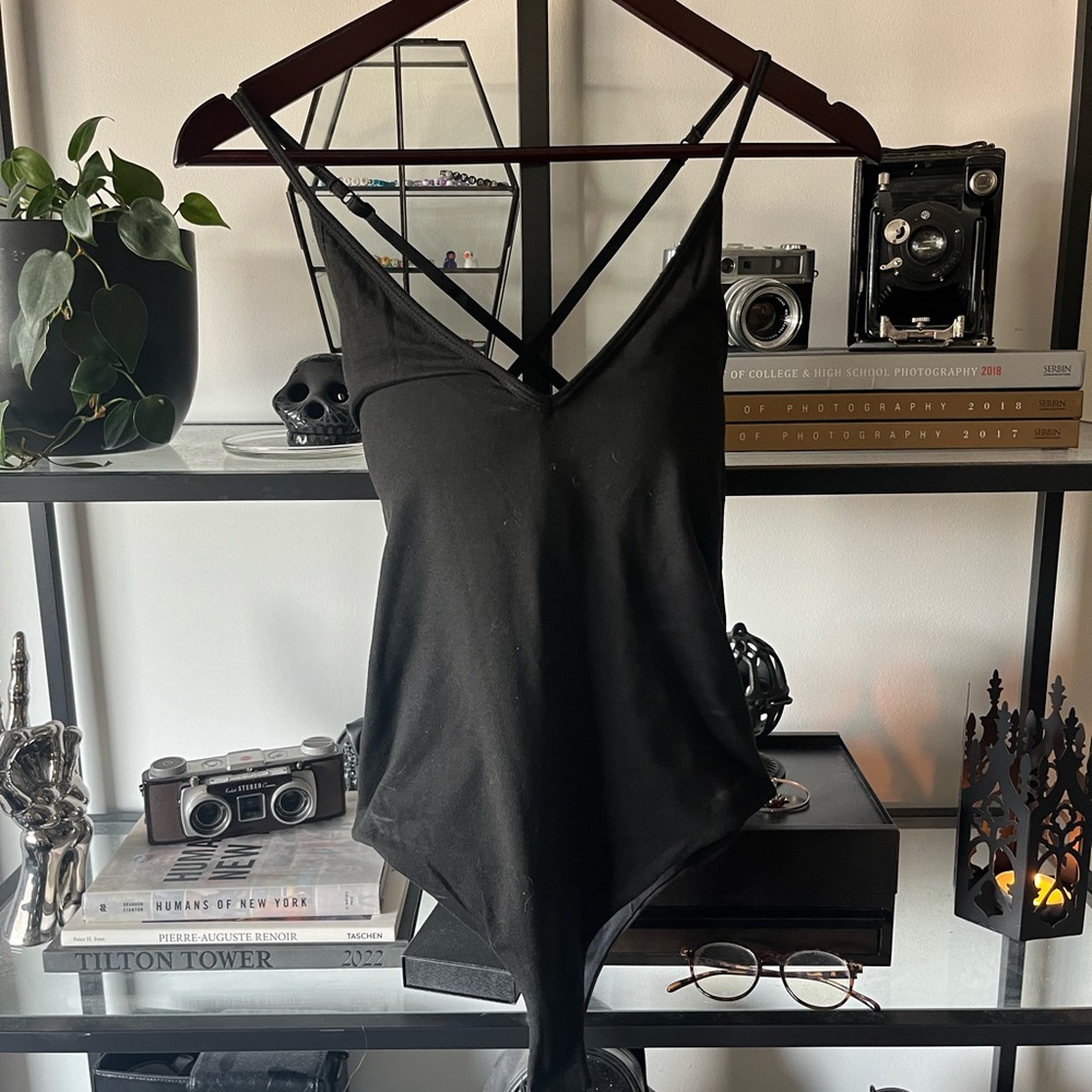 V-NECK BRAMISUIT